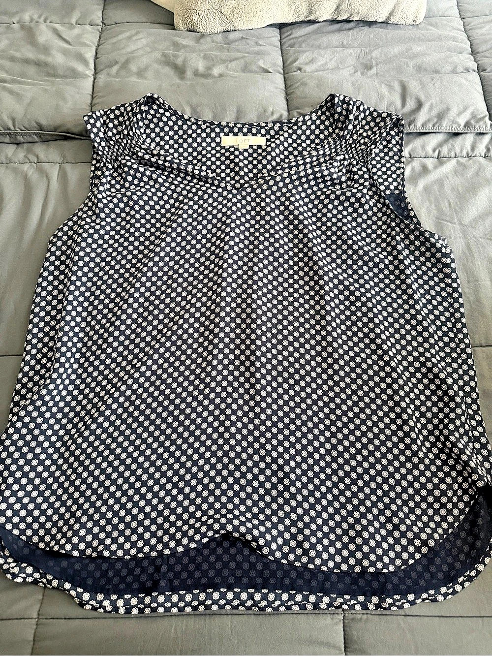 LOFT Floral Sleeveless Blouse in Blue & White XL Like New